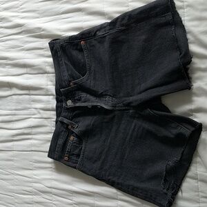 Levi's 501 mid-thigh shorts